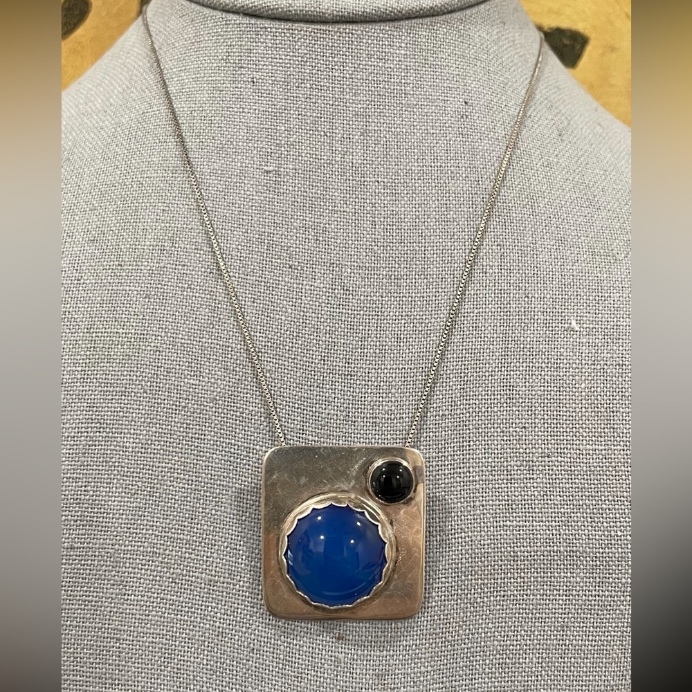Mars & Valentine necklace pendant Sterling 925 silver blue agate black onyx 17.5